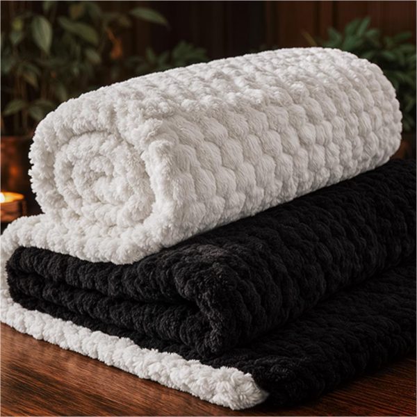 Serendipio Cozy Cloud Fleece Blanket
