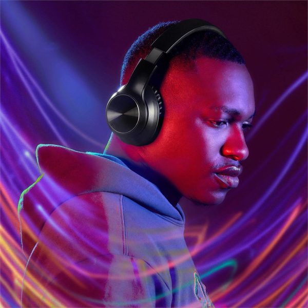 Swiss Cougar Stuttgart Active Noise-Cancelling Bluetooth Headphones 10 Swiss Cougar Stuttgart Active Noise-Cancelling Bluetooth Headphones